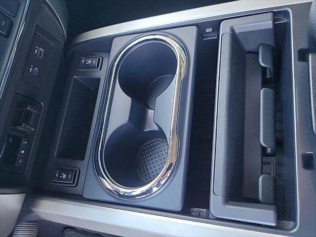 2024 Nissan Titan Crew Cab SV 4x2