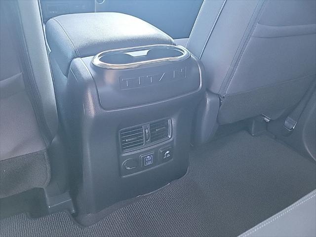 2024 Nissan Titan Crew Cab SV 4x2