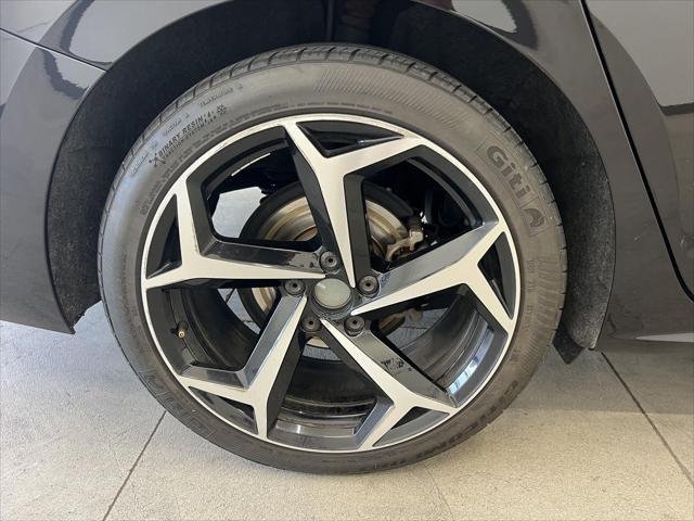 2021 Volkswagen Passat 2.0T R-Line