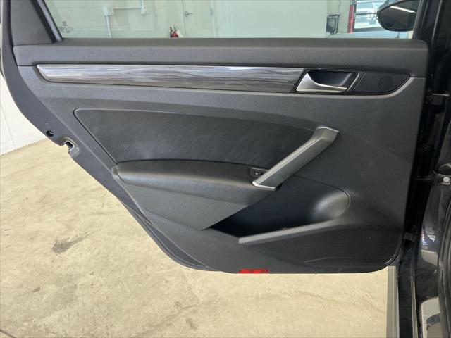 2021 Volkswagen Passat 2.0T R-Line
