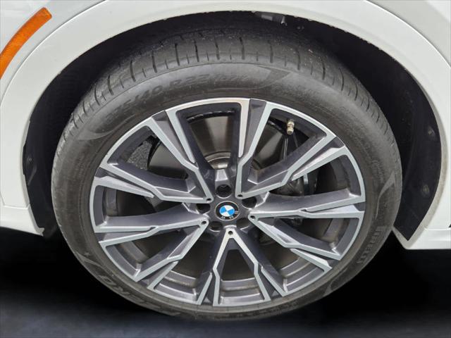 2021 BMW X7 M50i