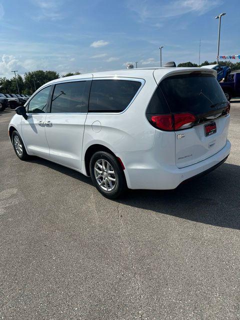 2027 Chrysler Pacifica LX