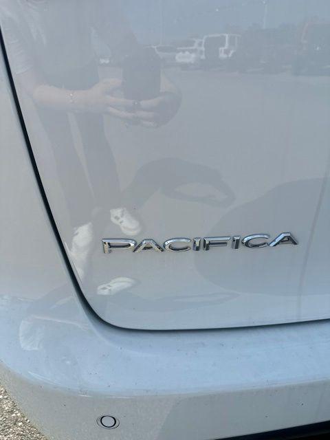 2027 Chrysler Pacifica LX