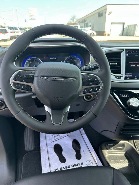 2027 Chrysler Pacifica LX