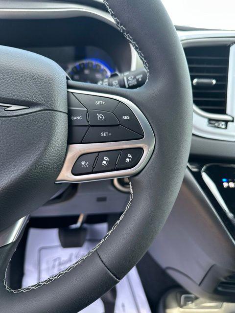 2027 Chrysler Pacifica LX