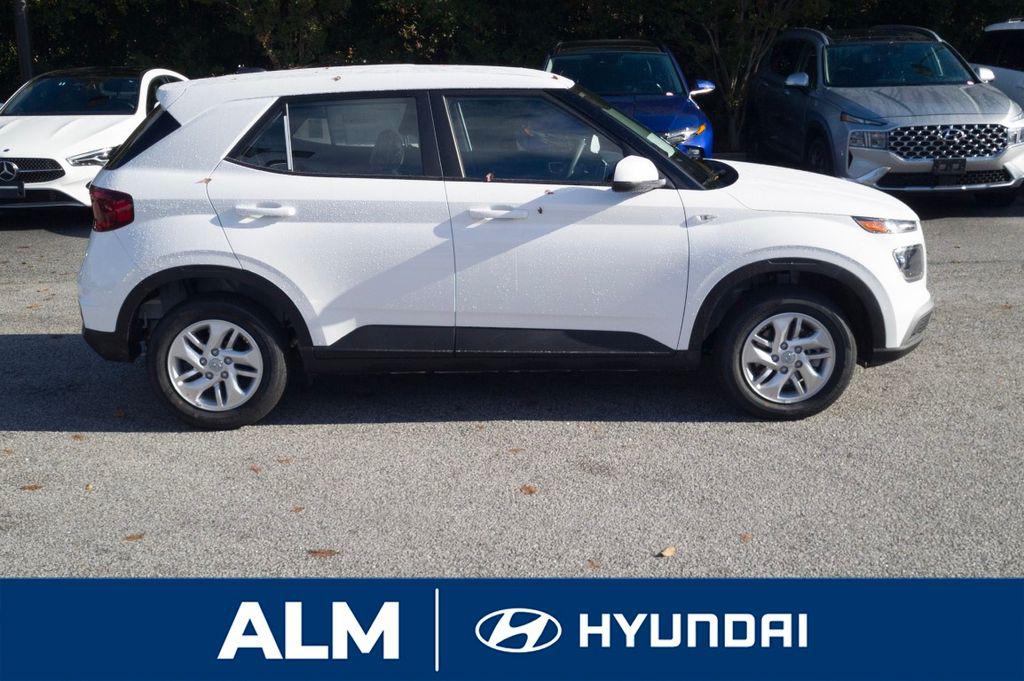 New 2026 White Hyundai SE image 5