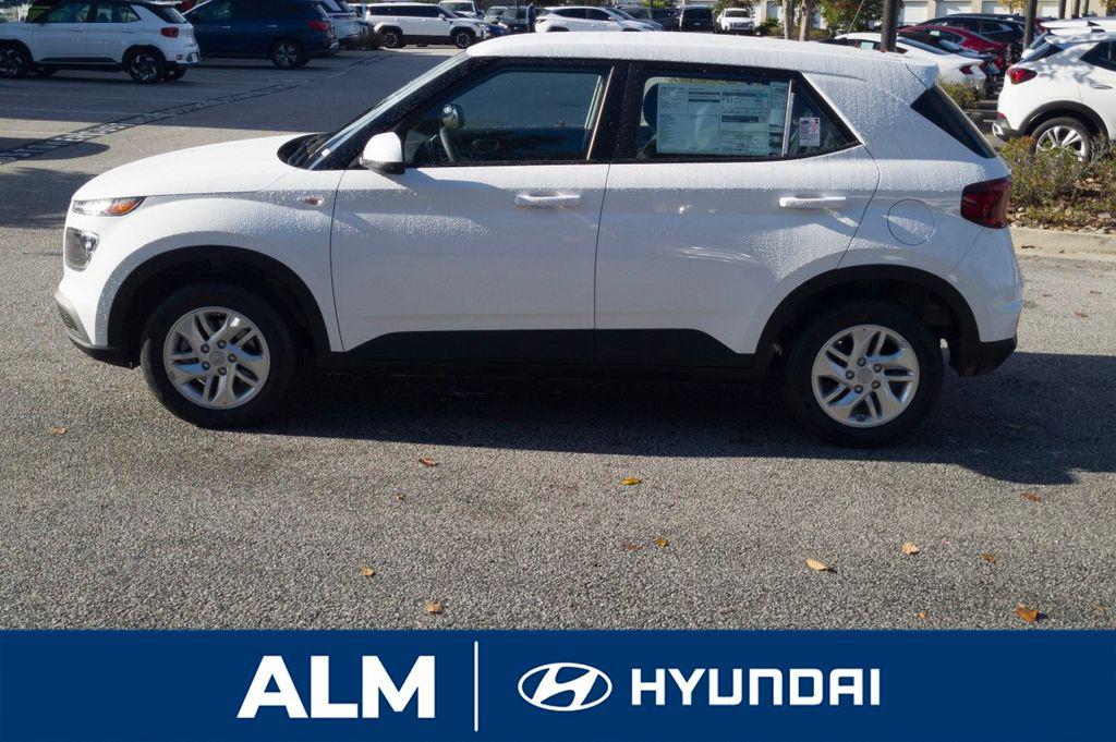 New 2026 White Hyundai SE image 10