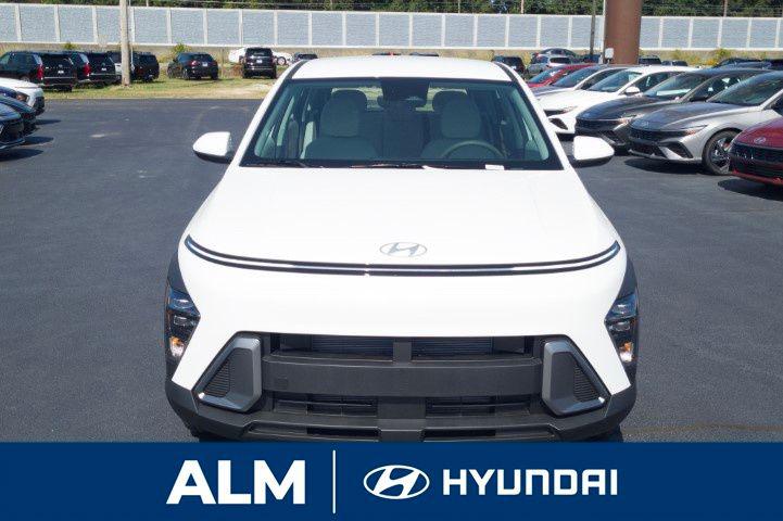 New 2026 White Hyundai SE FWD image 3