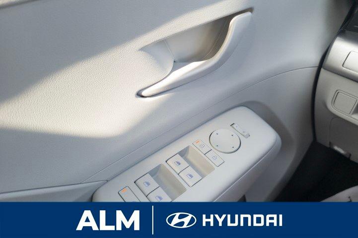 New 2026 White Hyundai SE FWD image 31