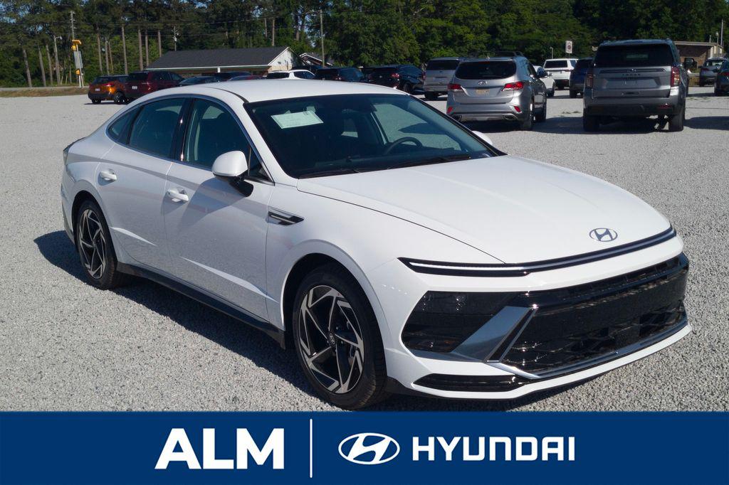 New 2026 White Hyundai SEL Sport image 4