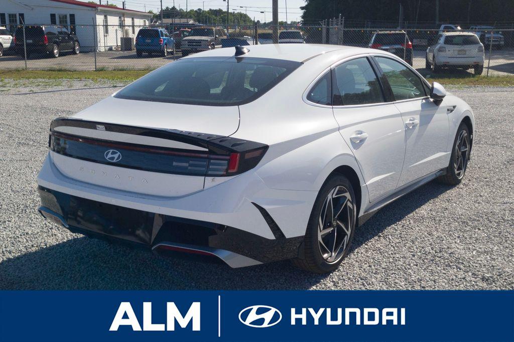 New 2026 White Hyundai SEL Sport image 6