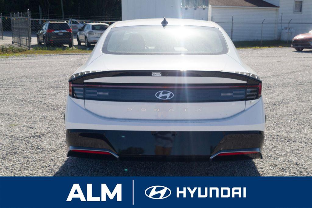New 2026 White Hyundai SEL Sport image 7