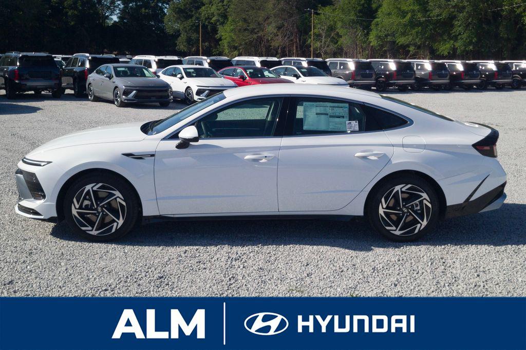 New 2026 White Hyundai SEL Sport image 10