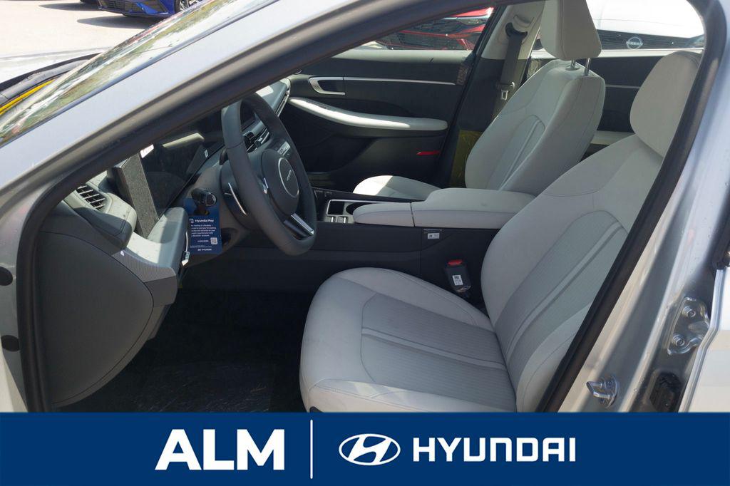 New 2026 White Hyundai SEL Sport image 14