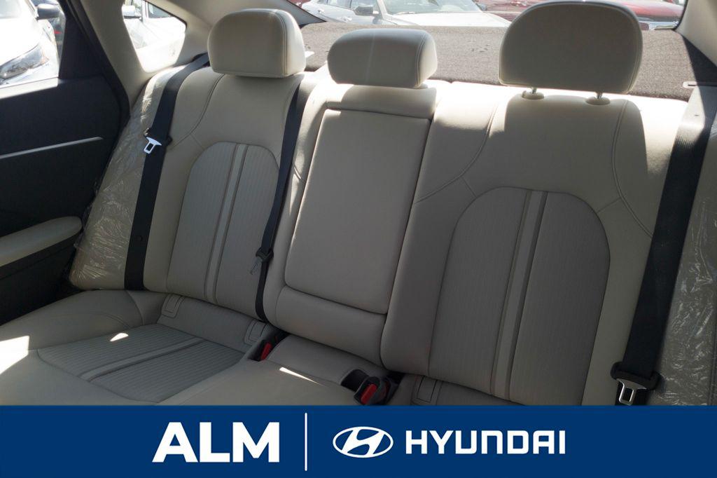 New 2026 White Hyundai SEL Sport image 15