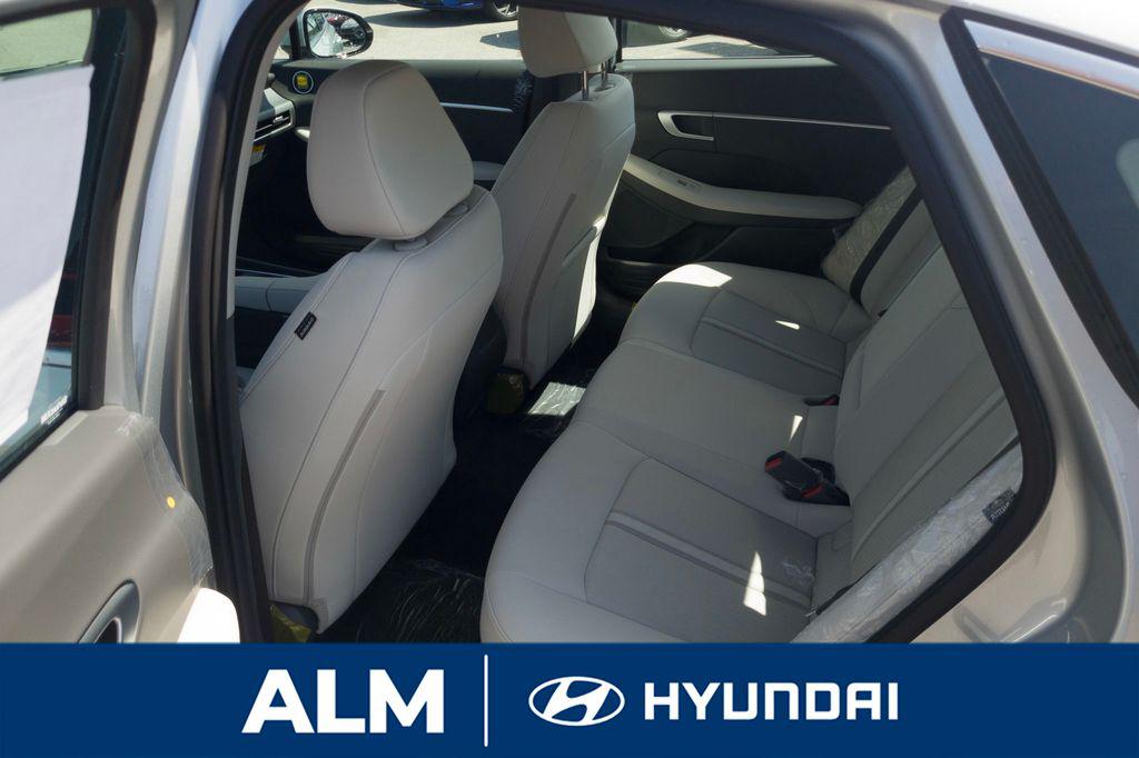New 2026 White Hyundai SEL Sport image 16