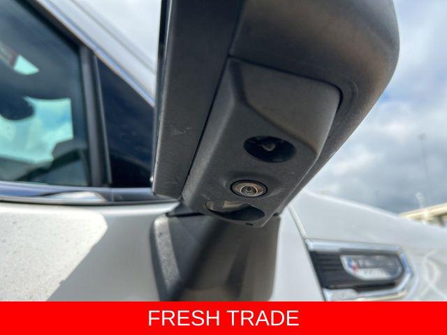 2022 GMC Sierra 1500 4WD Crew Cab Short Box SLT