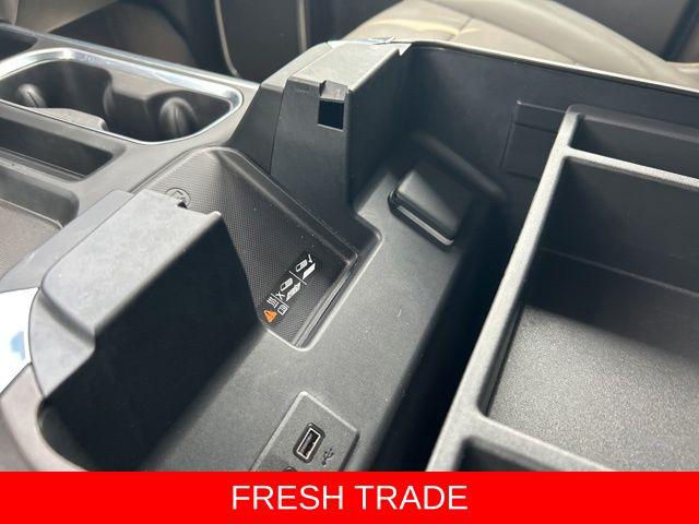 2022 GMC Sierra 1500 4WD Crew Cab Short Box SLT