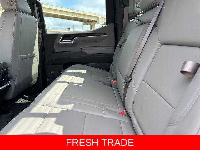 2022 GMC Sierra 1500 4WD Crew Cab Short Box SLT