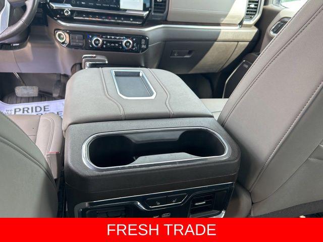 2022 GMC Sierra 1500 4WD Crew Cab Short Box SLT
