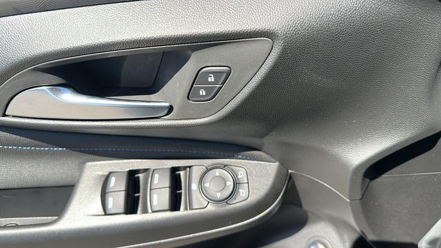 2026 Buick NV Sport Touring FWD
