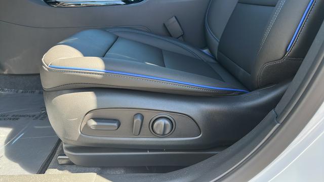 2026 Buick NV Sport Touring FWD