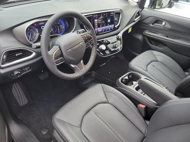 2027 Chrysler Pacifica LX