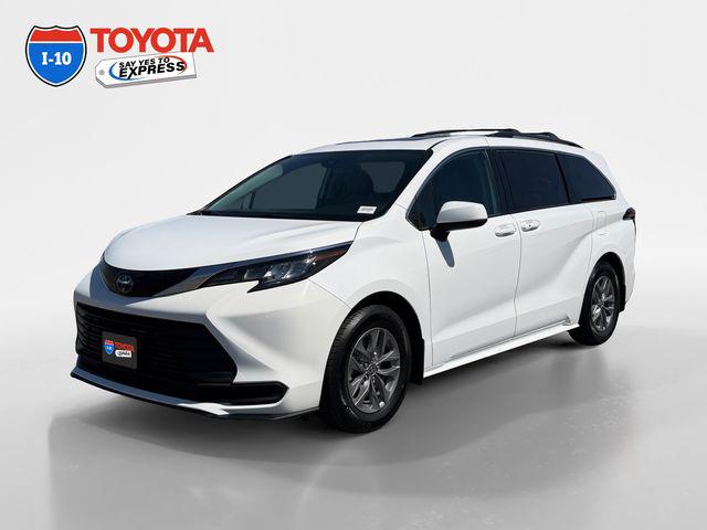 2022 Toyota Sienna LE for sale in Indio, CA