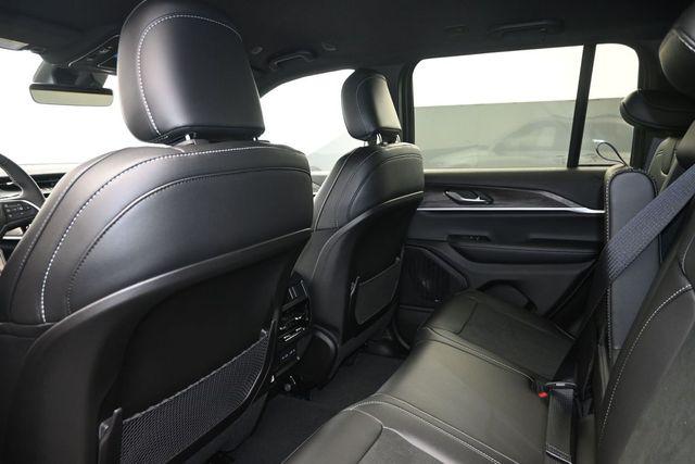 2026 Jeep Grand Cherokee Altitude 4x2