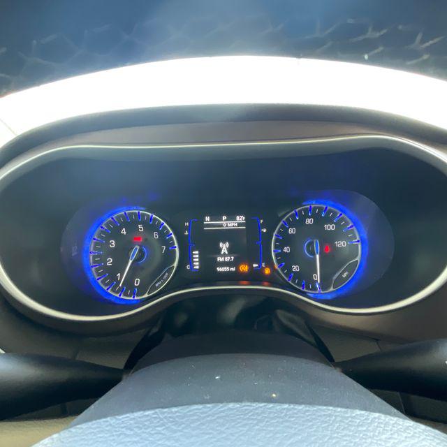 2022 Chrysler Voyager LX