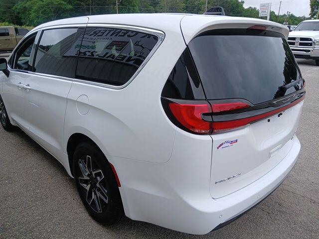 2027 Chrysler Pacifica Limited