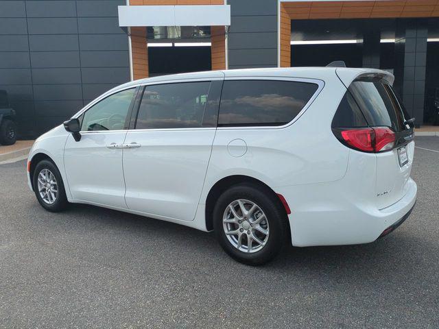 2027 Chrysler Pacifica LX
