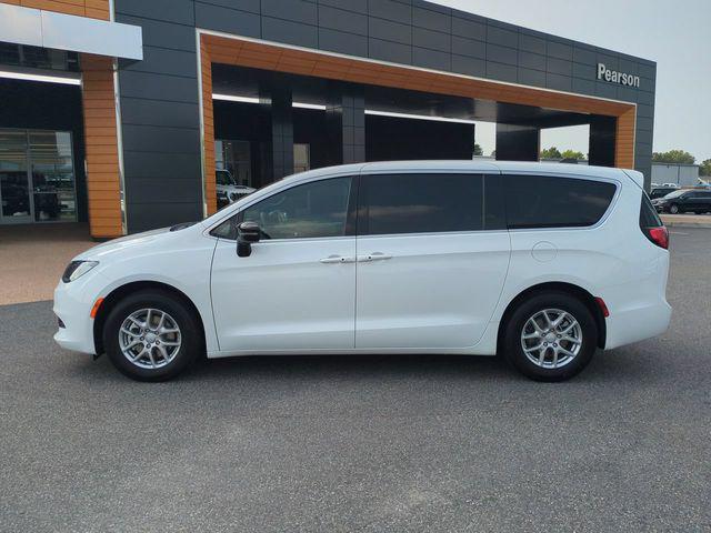 2027 Chrysler Pacifica LX