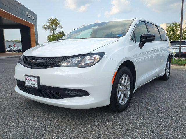 2027 Chrysler Pacifica LX