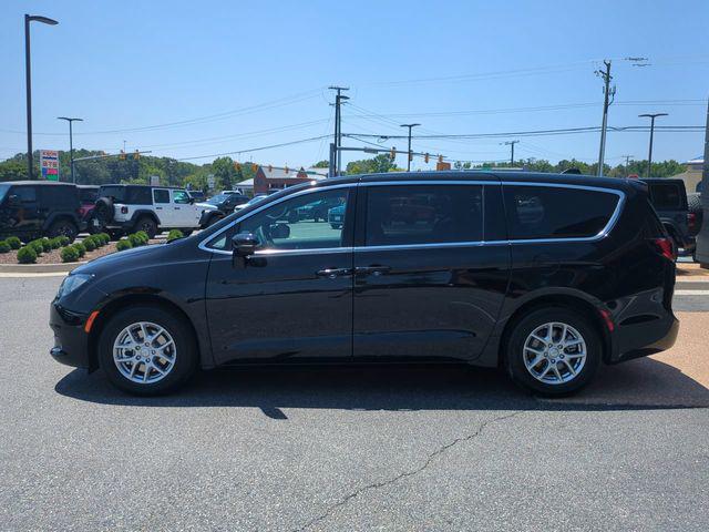 2027 Chrysler Pacifica LX
