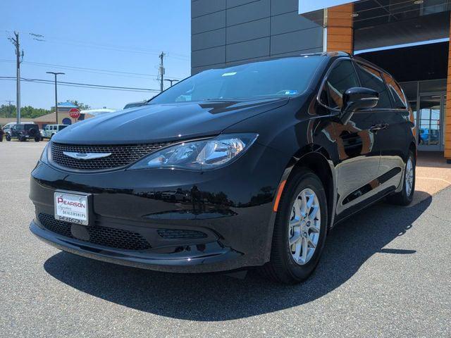 2027 Chrysler Pacifica LX