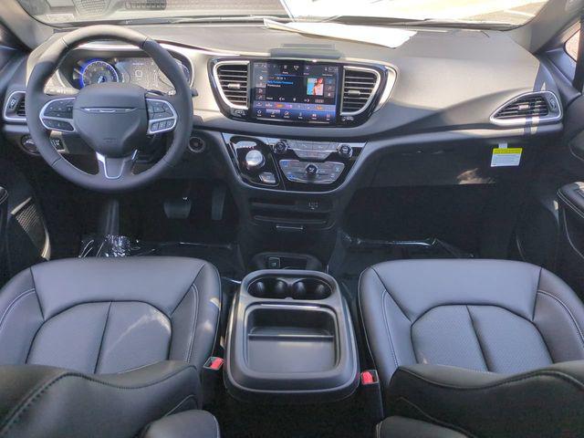 2027 Chrysler Pacifica LX