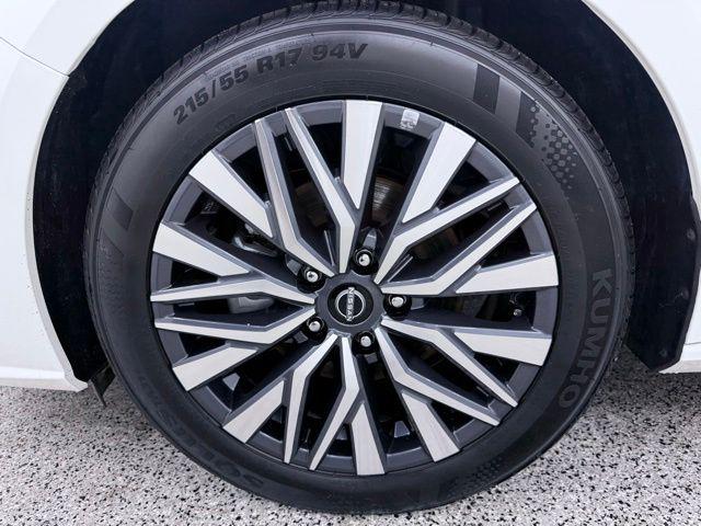 2025 Nissan Altima SV FWD