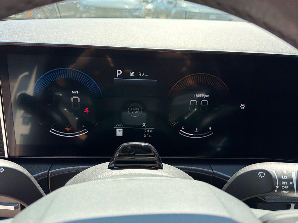 New 2026 White HYUNDAI SEL FWD image 27