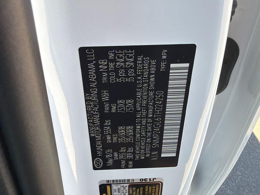 New 2026 White HYUNDAI SEL FWD image 34