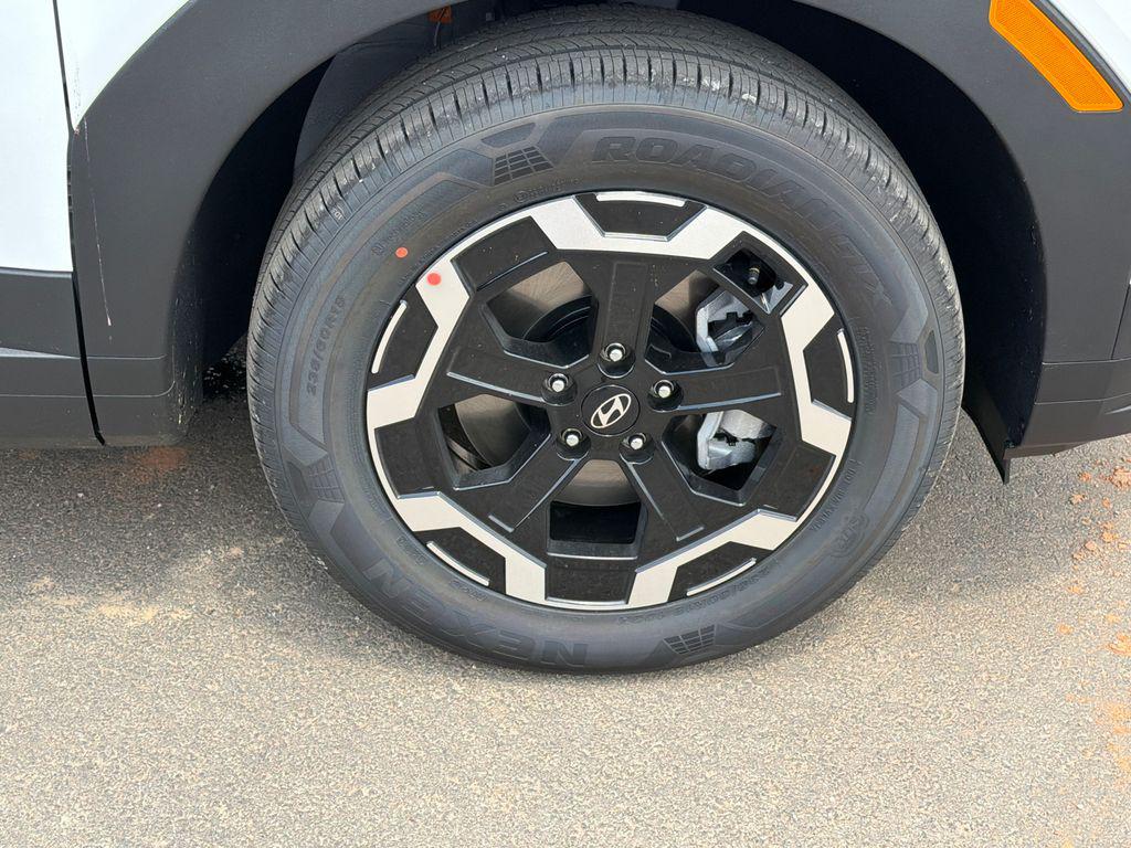 New 2026 White HYUNDAI SEL FWD image 13