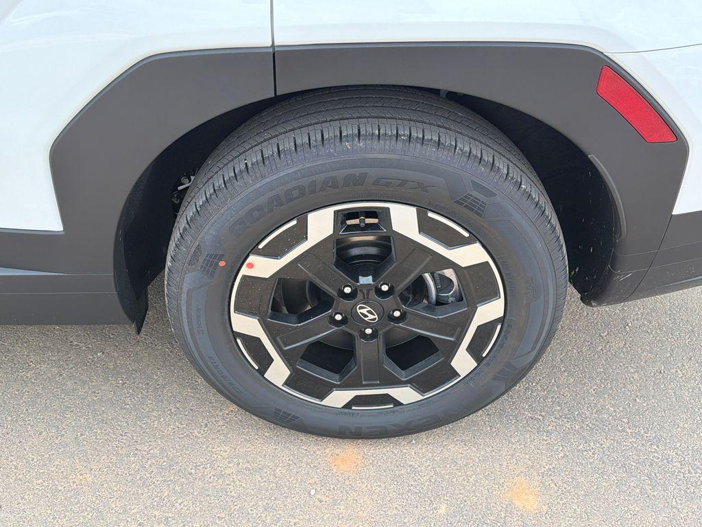 New 2026 White HYUNDAI SEL FWD image 20