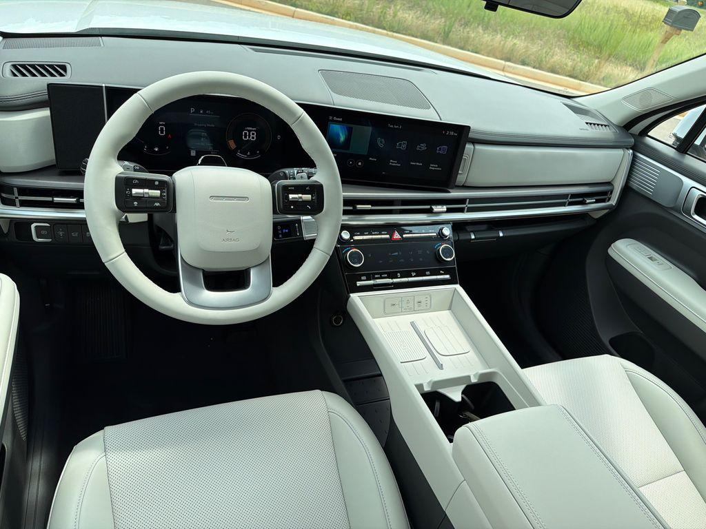 New 2026 White HYUNDAI SEL FWD image 23