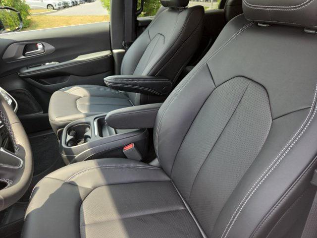 2027 Chrysler Pacifica PACIFICA LX 2027 Chrysler Pacifica PACIFICA LX