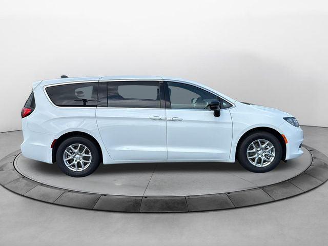 2027 Chrysler Pacifica LX