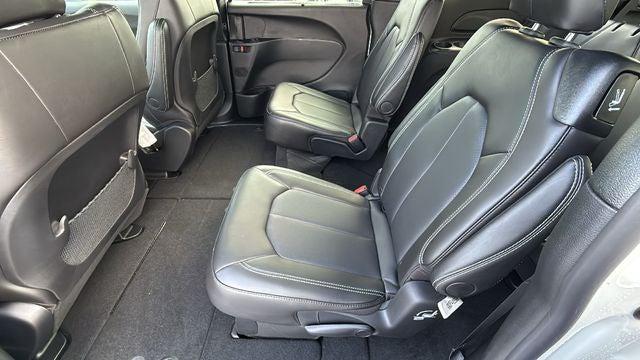 2027 Chrysler Pacifica LX