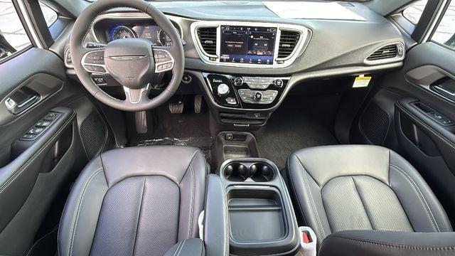 2027 Chrysler Pacifica LX