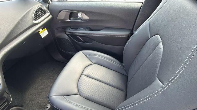 2027 Chrysler Pacifica LX