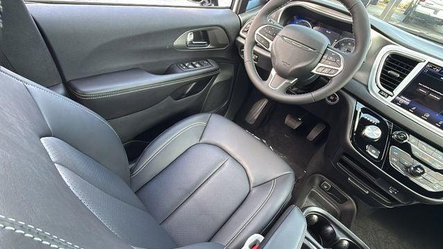 2027 Chrysler Pacifica LX