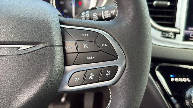 2027 Chrysler Pacifica LX
